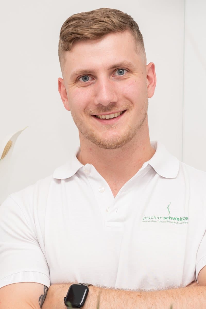 Jakob Schweitzer, Physiotherapeut und Osteopath i. A., in der Praxis in Passau